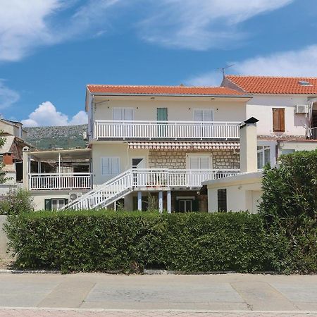 2 Bedroom Stunning Apartment In Kastel Kambelovac Kaštela Eksteriør bilde