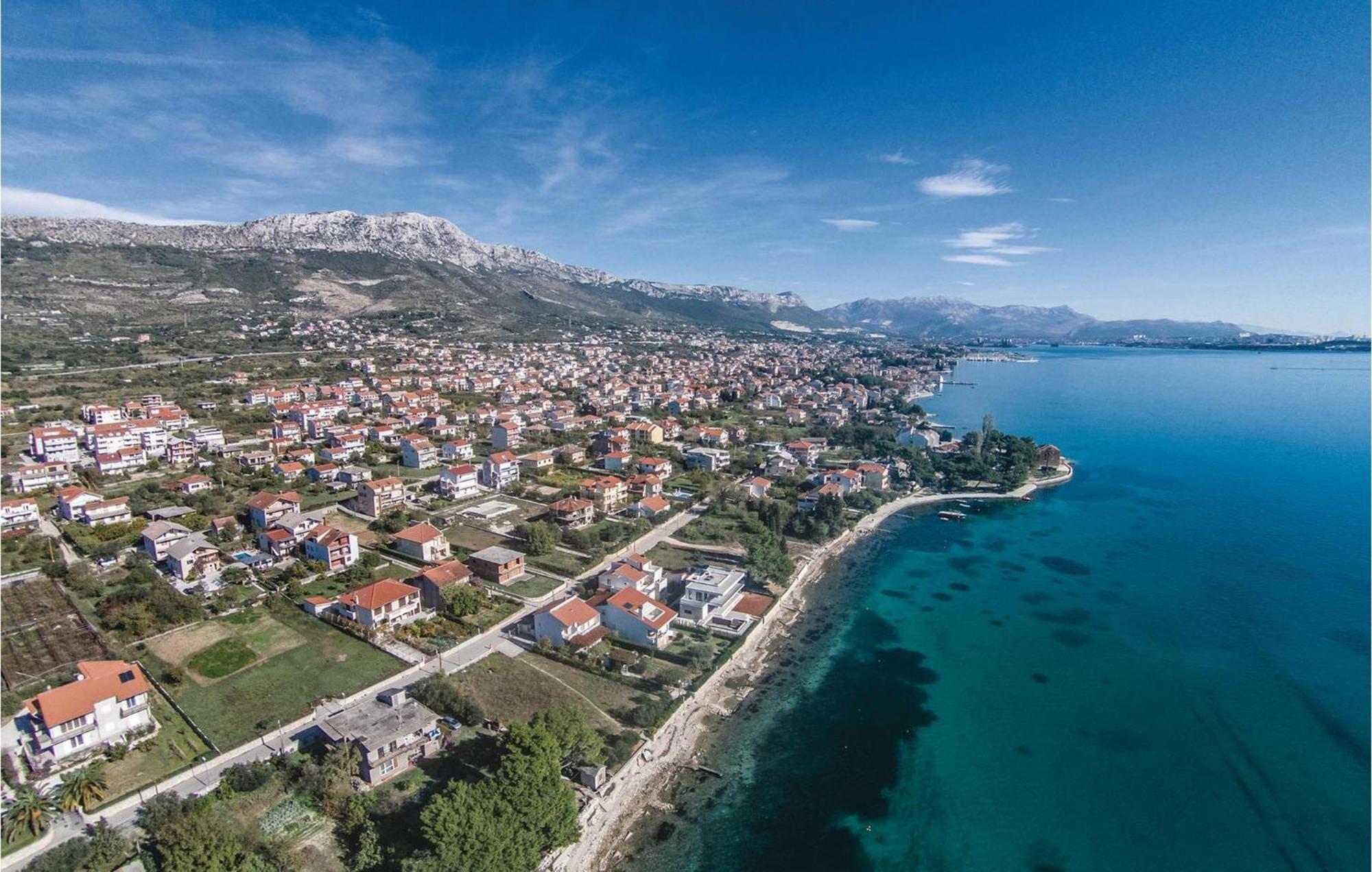 2 Bedroom Stunning Apartment In Kastel Kambelovac Kaštela Eksteriør bilde